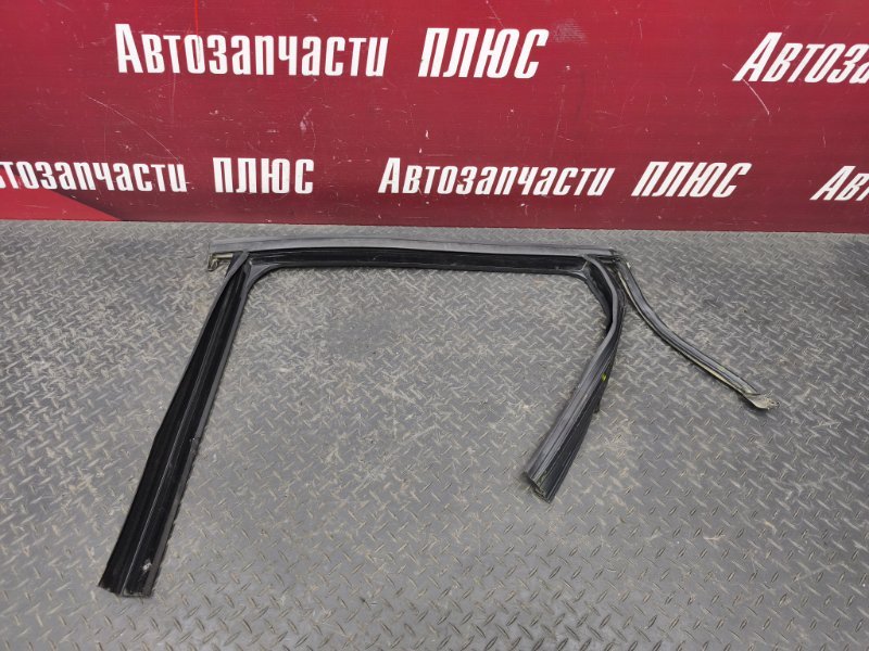 Уплотнитель рамки двери