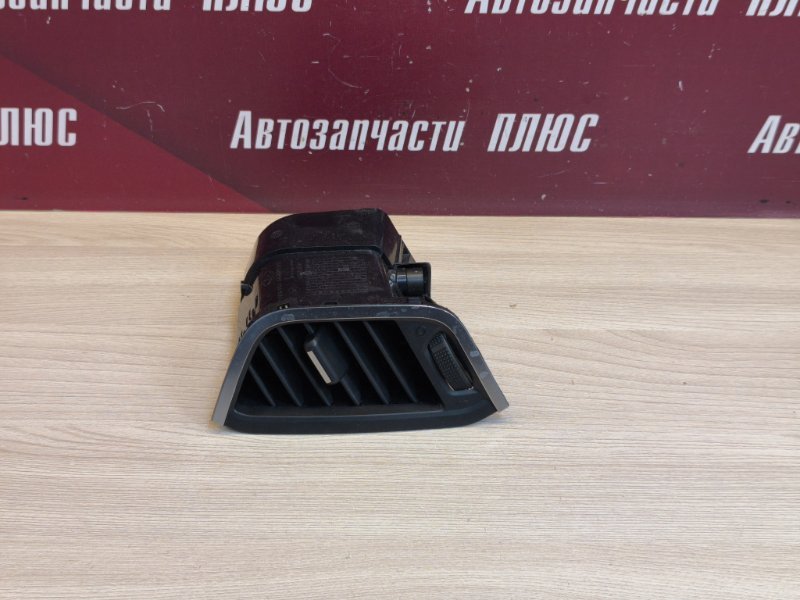 Воздушный дефлектор салона