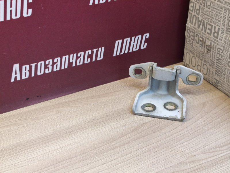 Петля двери