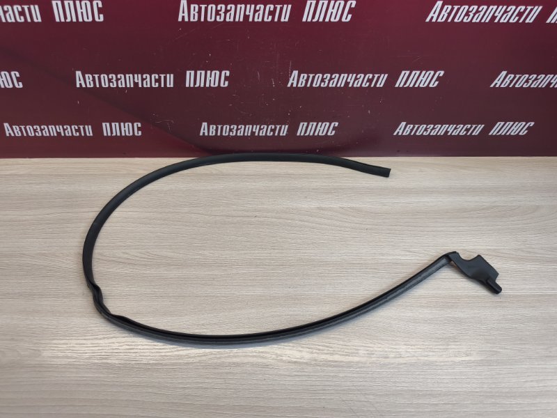 Уплотнительная резинка боковой двери