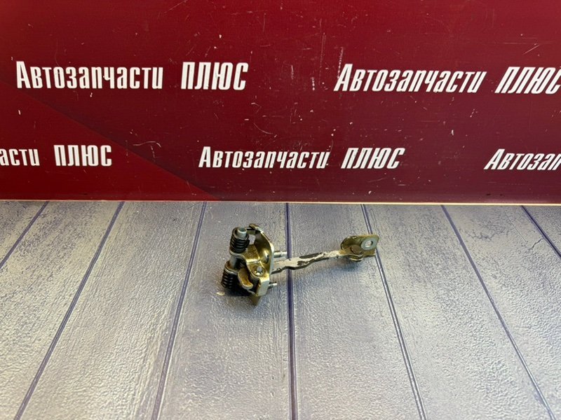 Ограничитель двери
