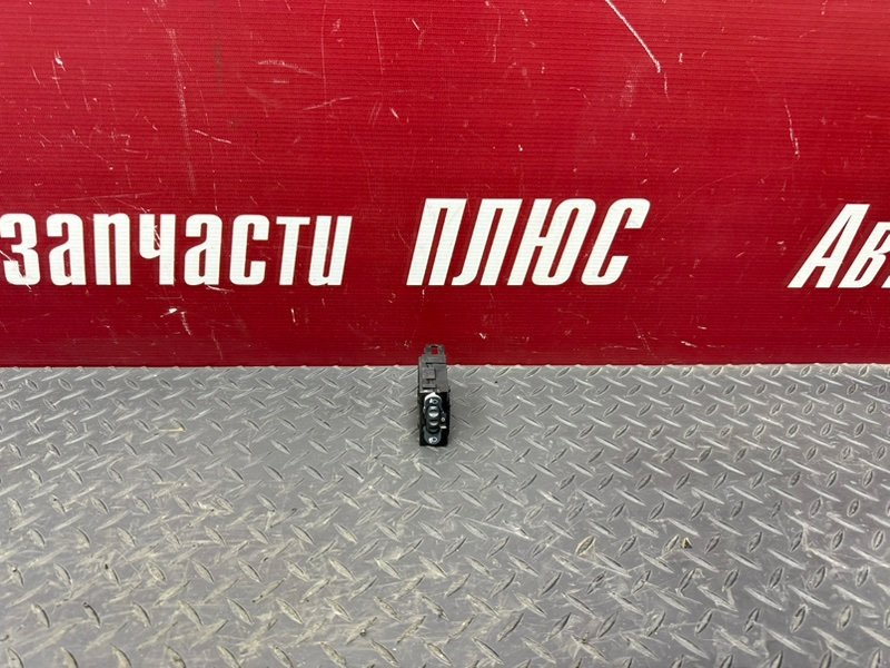 Кнопка корректора фар