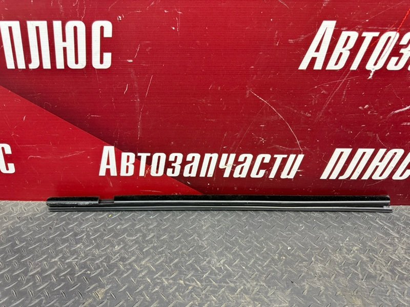 Уплотнитель стекла двери внутренний