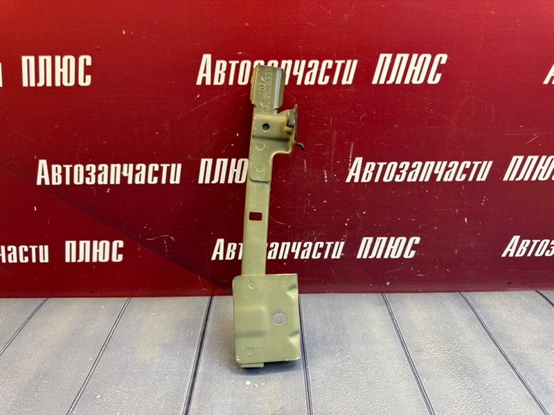 Направляющая стекла двери