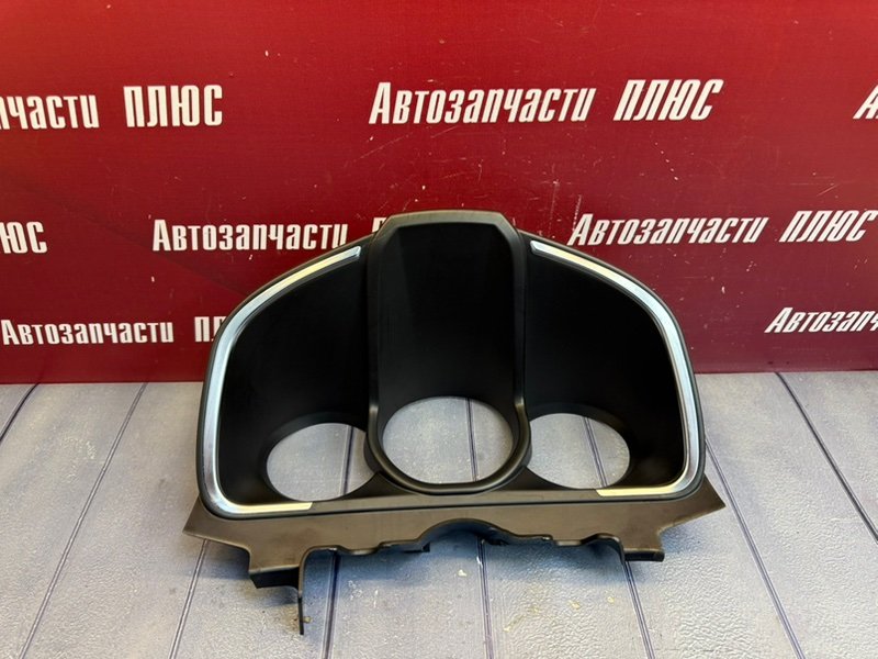 Козырек щитка приборов