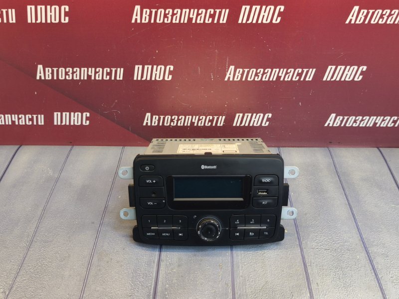 Магнитола штатная