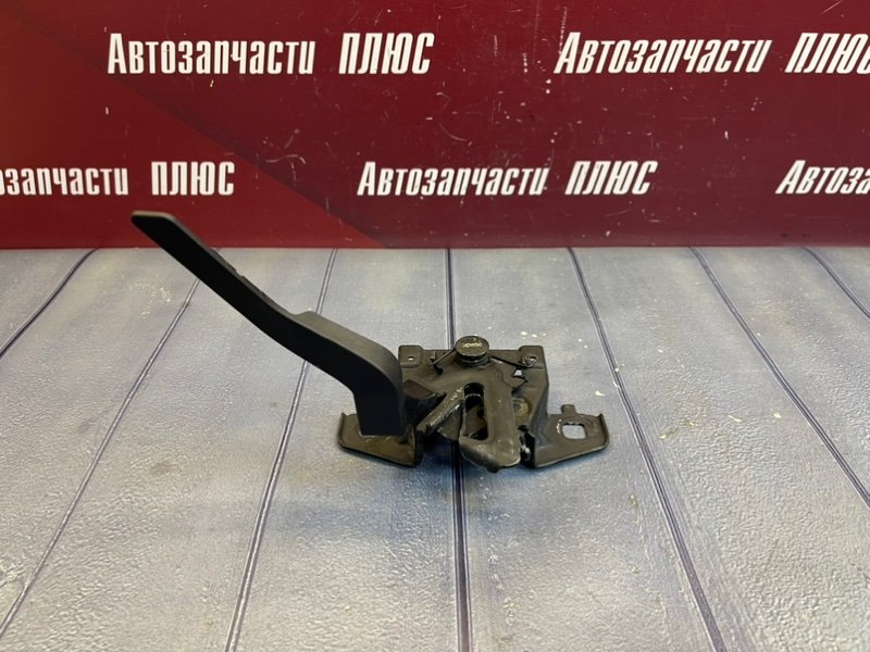 Замок капота