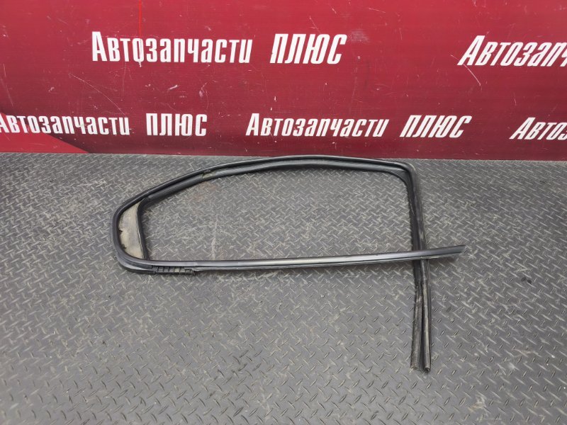 Уплотнитель стекла двери