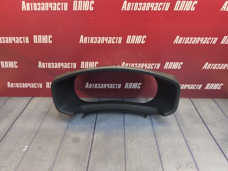 Козырек щитка приборов