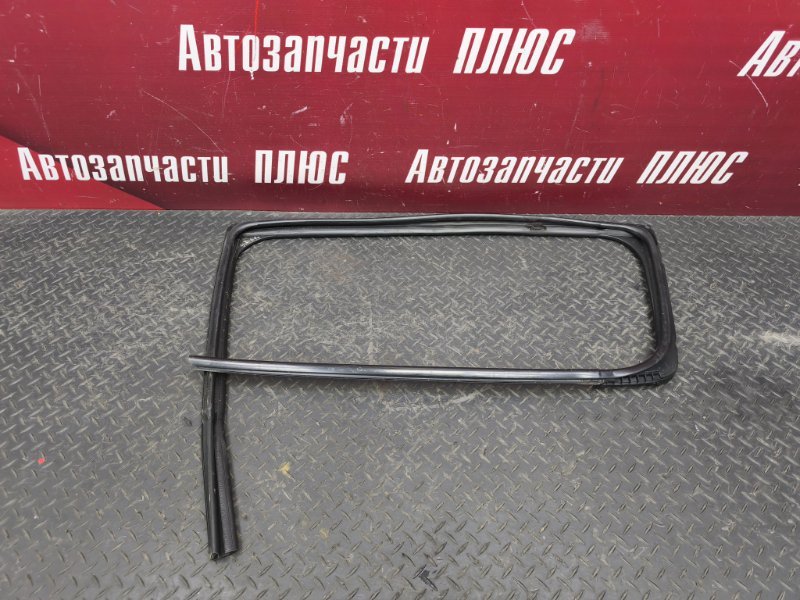 Уплотнитель стекла двери