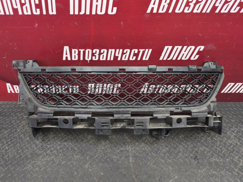 Решетка бампера нижняя