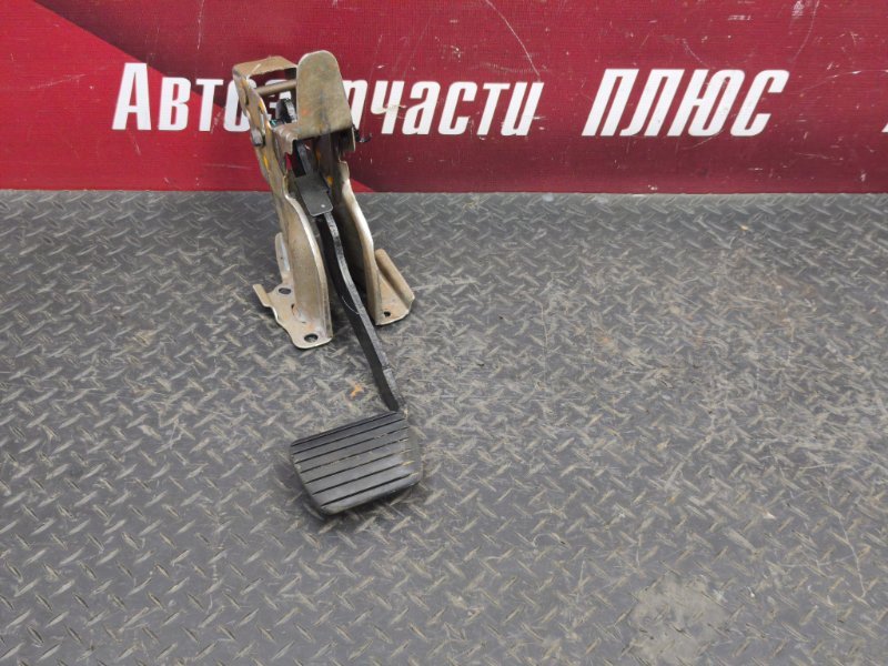 Педаль тормоза