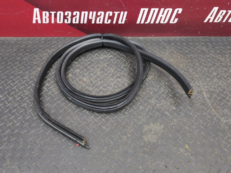 Уплотнитель двери