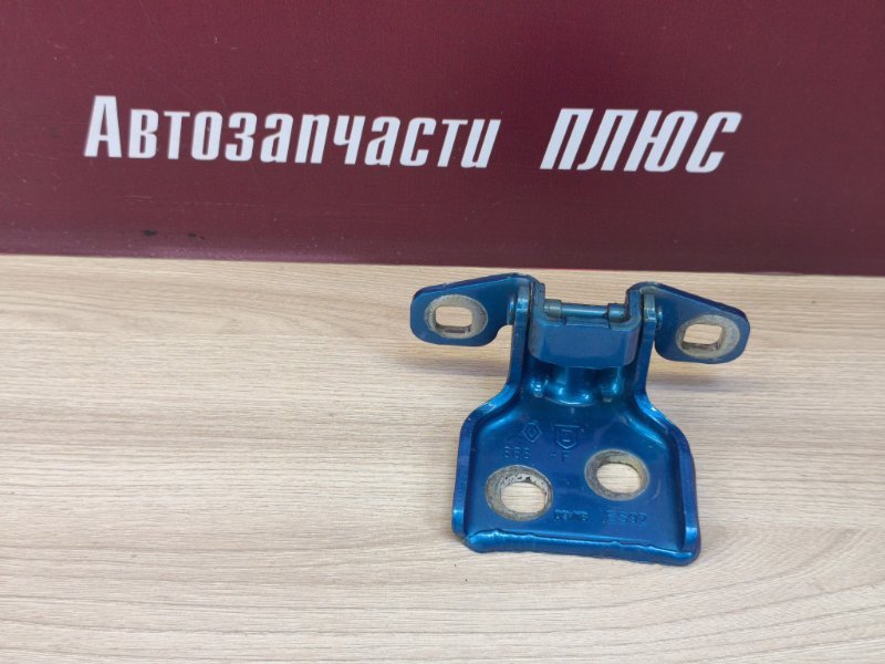 Петля двери