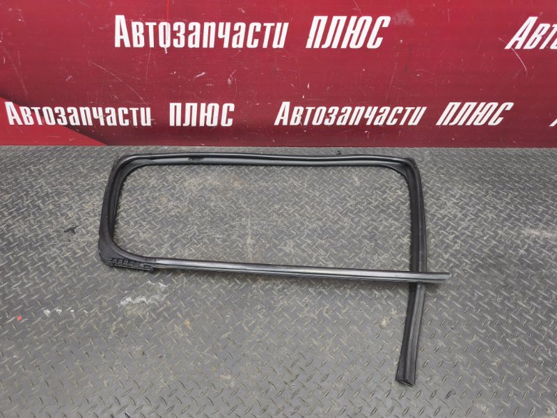 Уплотнитель стекла двери