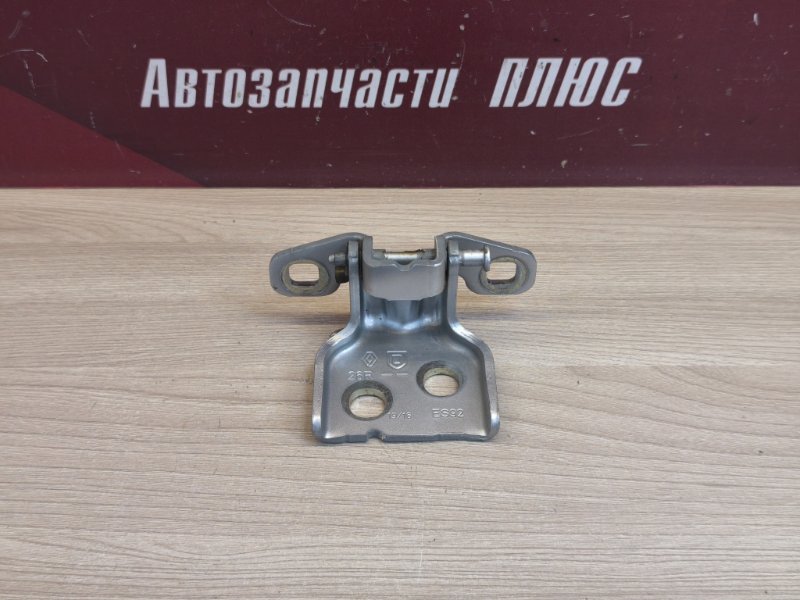 Петля двери
