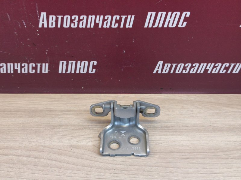 Петля двери