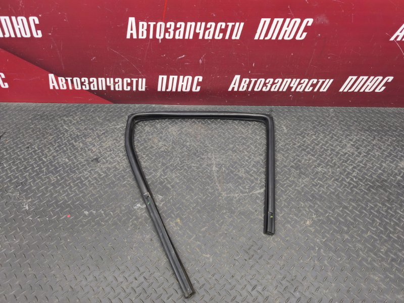 Уплотнитель стекла двери