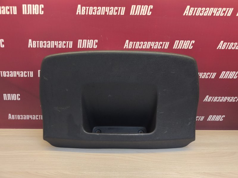 Обшивка двери багажника