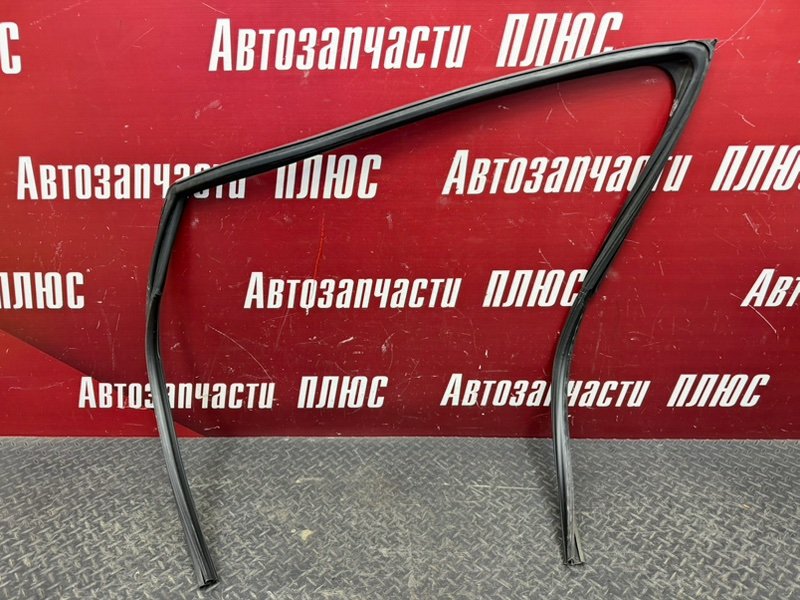 Уплотнитель стекла двери