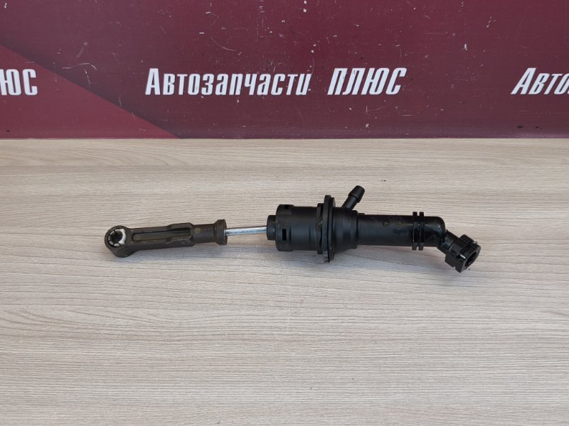 Главный цилиндр сцепления