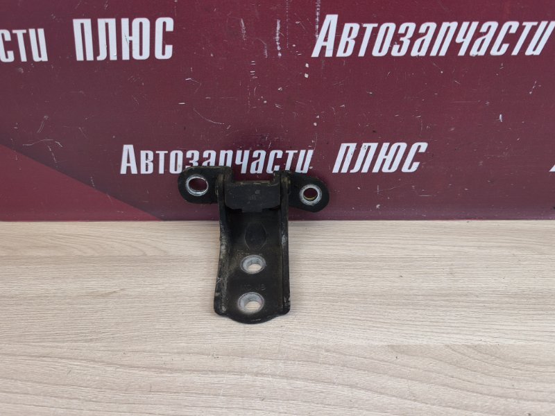 Петля двери