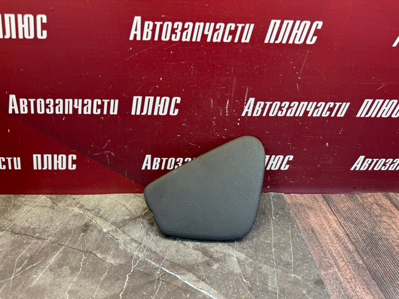 Крышка блока предохранителей