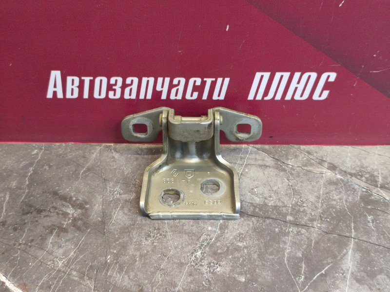 Петля двери