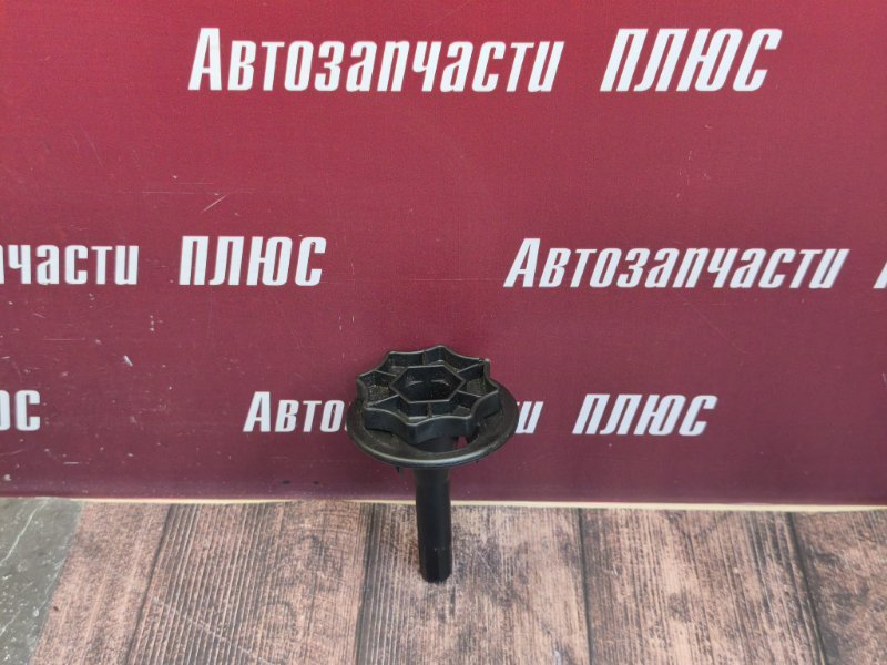 Крепление запасного колеса