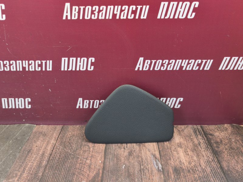 Крышка блока предохранителей
