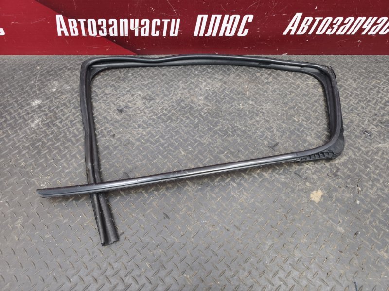 Уплотнитель стекла двери