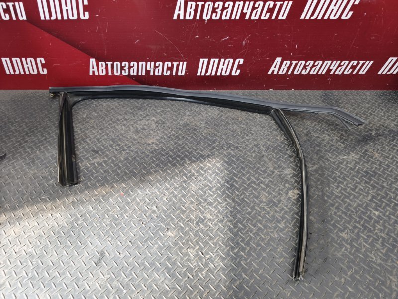 Уплотнитель рамки двери