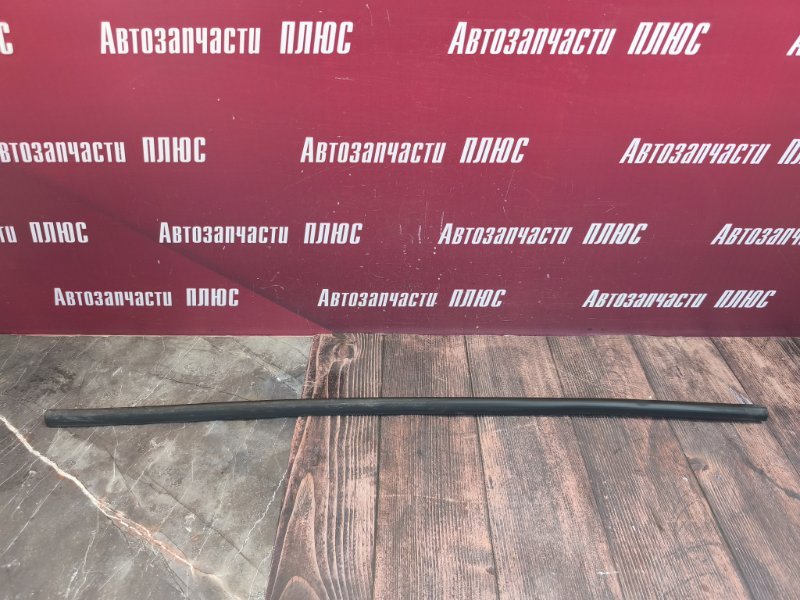 Уплотнительная резинка боковой двери