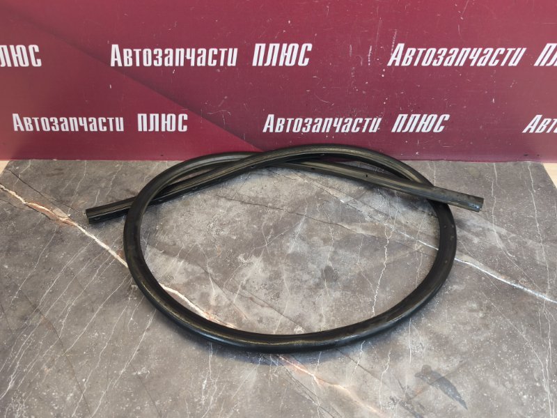 Уплотнительная резинка боковой двери