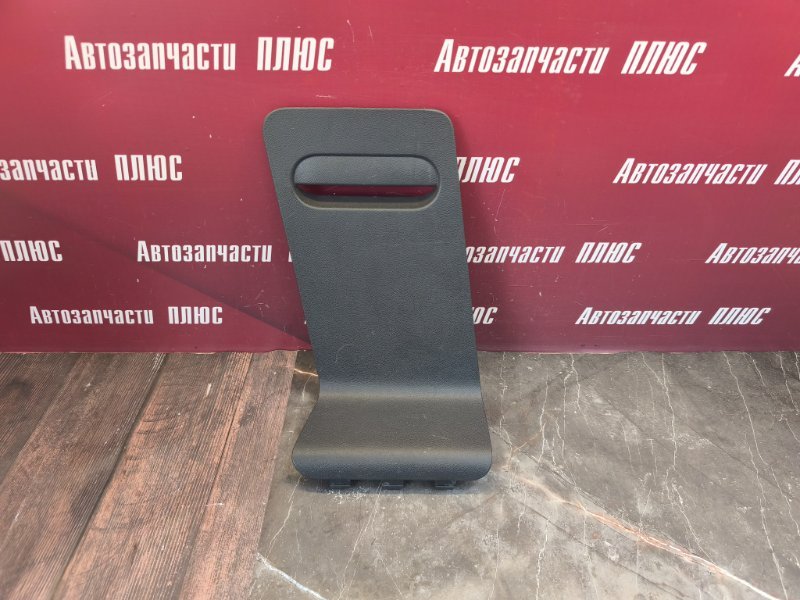 Обшивка багажника