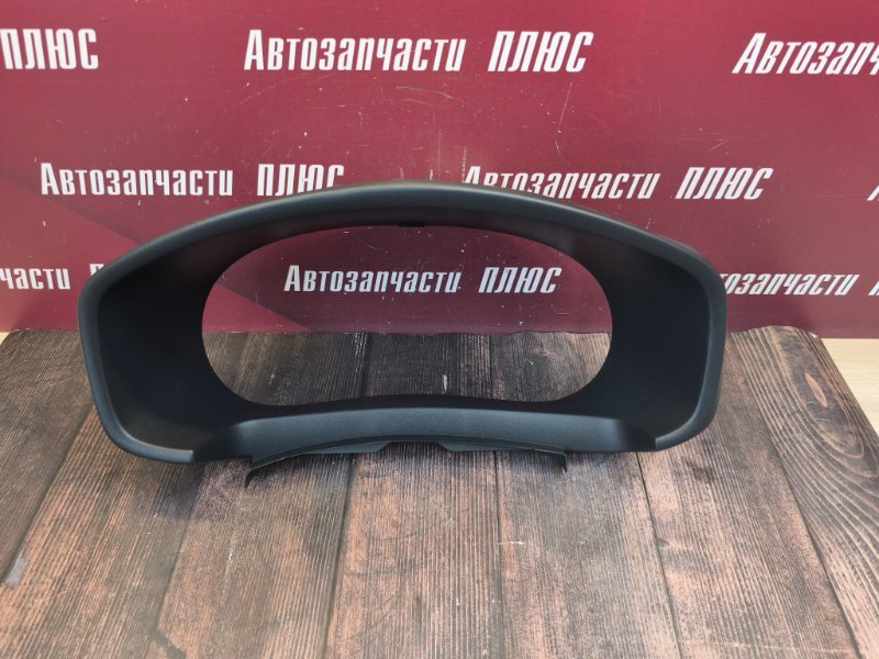 Козырек щитка приборов