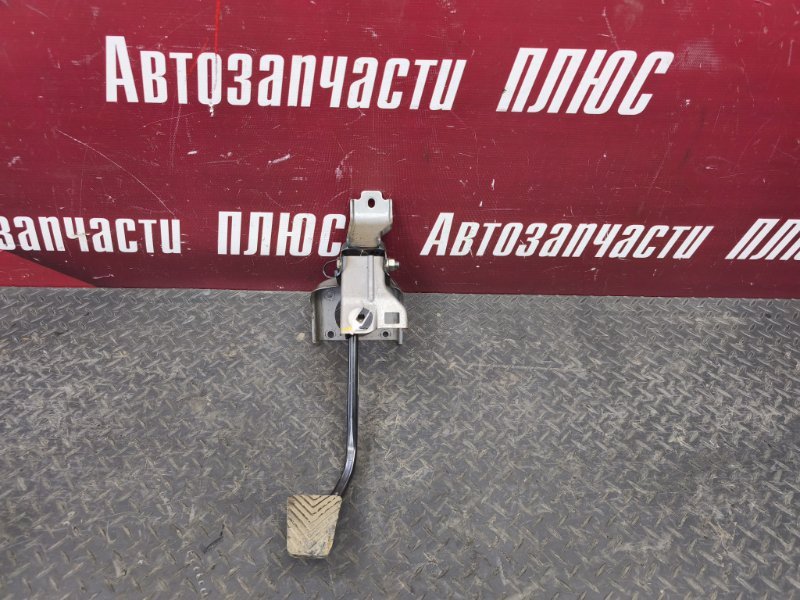 Педаль тормоза
