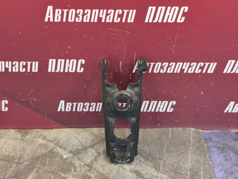 Кронштейн опоры двигателя