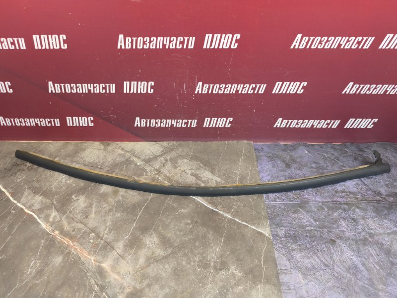 Уплотнительная резинка боковой двери