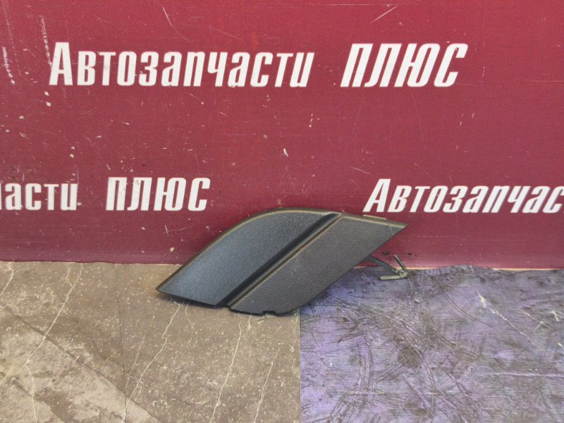 Заглушка буксировочного крюка