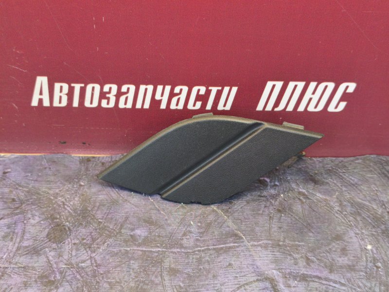 Заглушка буксировочного крюка