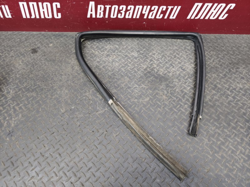 Уплотнитель стекла двери
