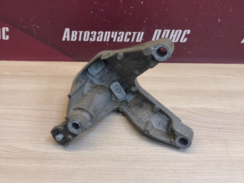 Кронштейн кпп