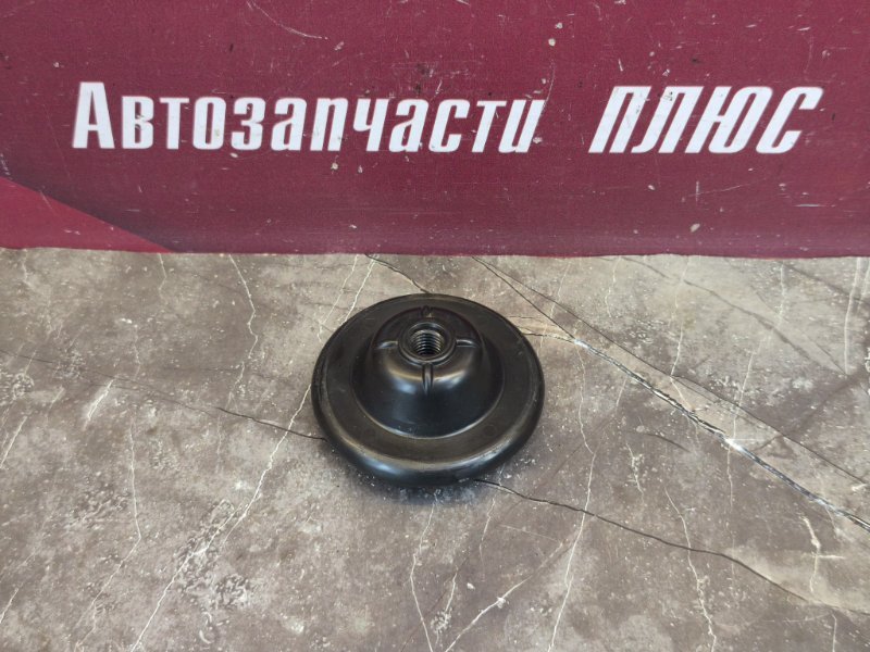 Крепление запасного колеса