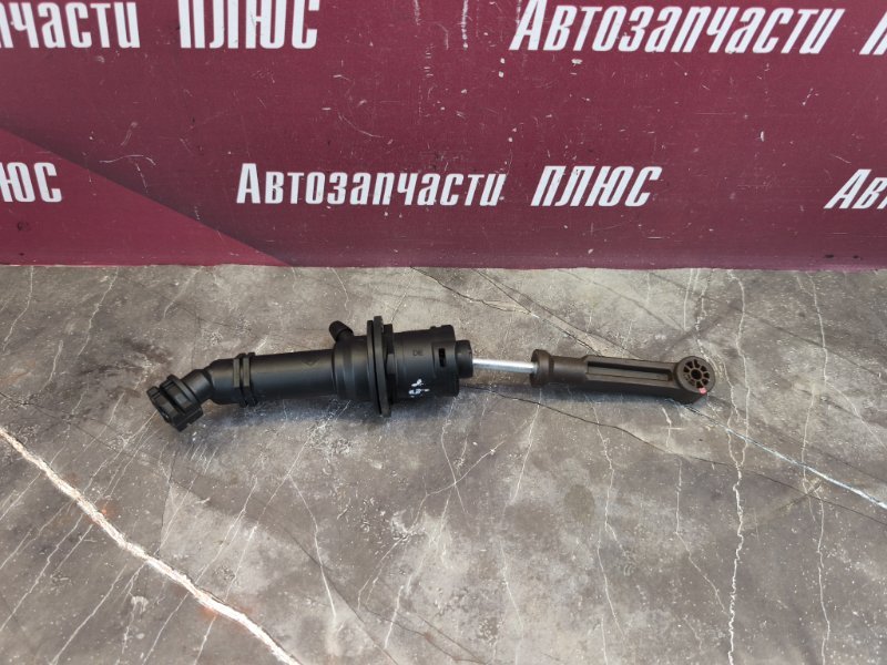 Главный цилиндр сцепления