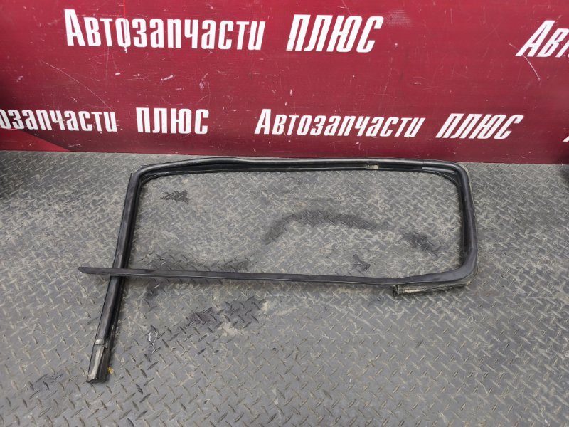 Уплотнитель стекла двери