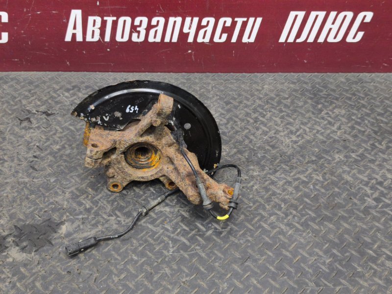 Кулак поворотный