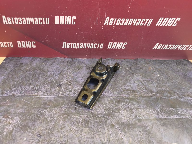 Кронштейн опоры двигателя