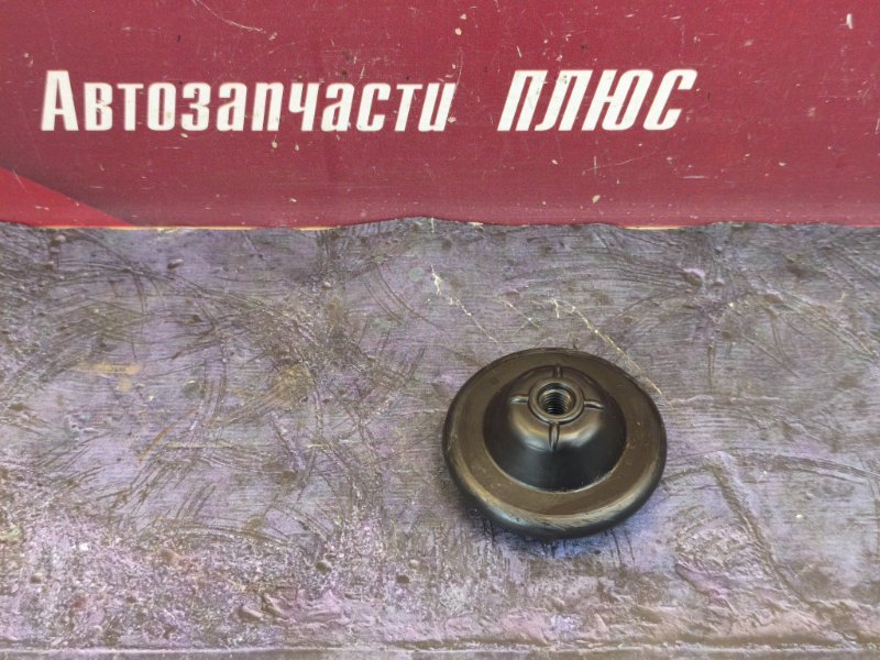 Крепление запасного колеса