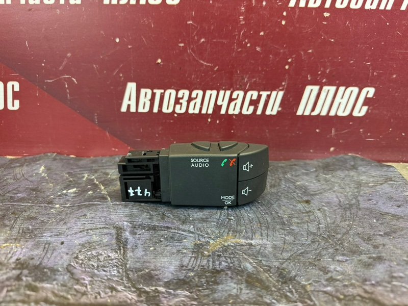 Джойстик управления магнитолой